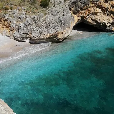 Oda ve Kahvaltı Ludonicco *
