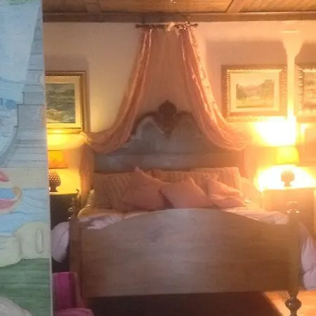 Oda ve Kahvaltı Ludonicco