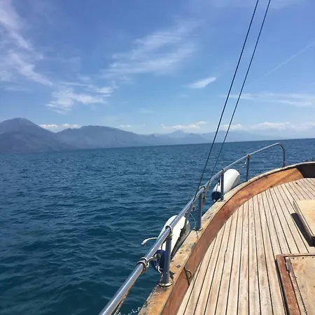 Oda ve Kahvaltı Ludonicco
